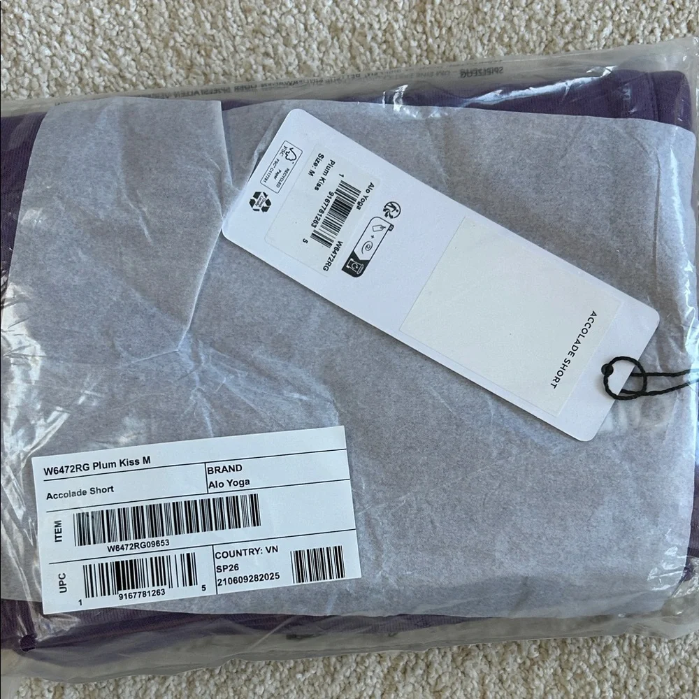 ALO Yoga Accolade Short-NWT!! - Picture 12 of 12